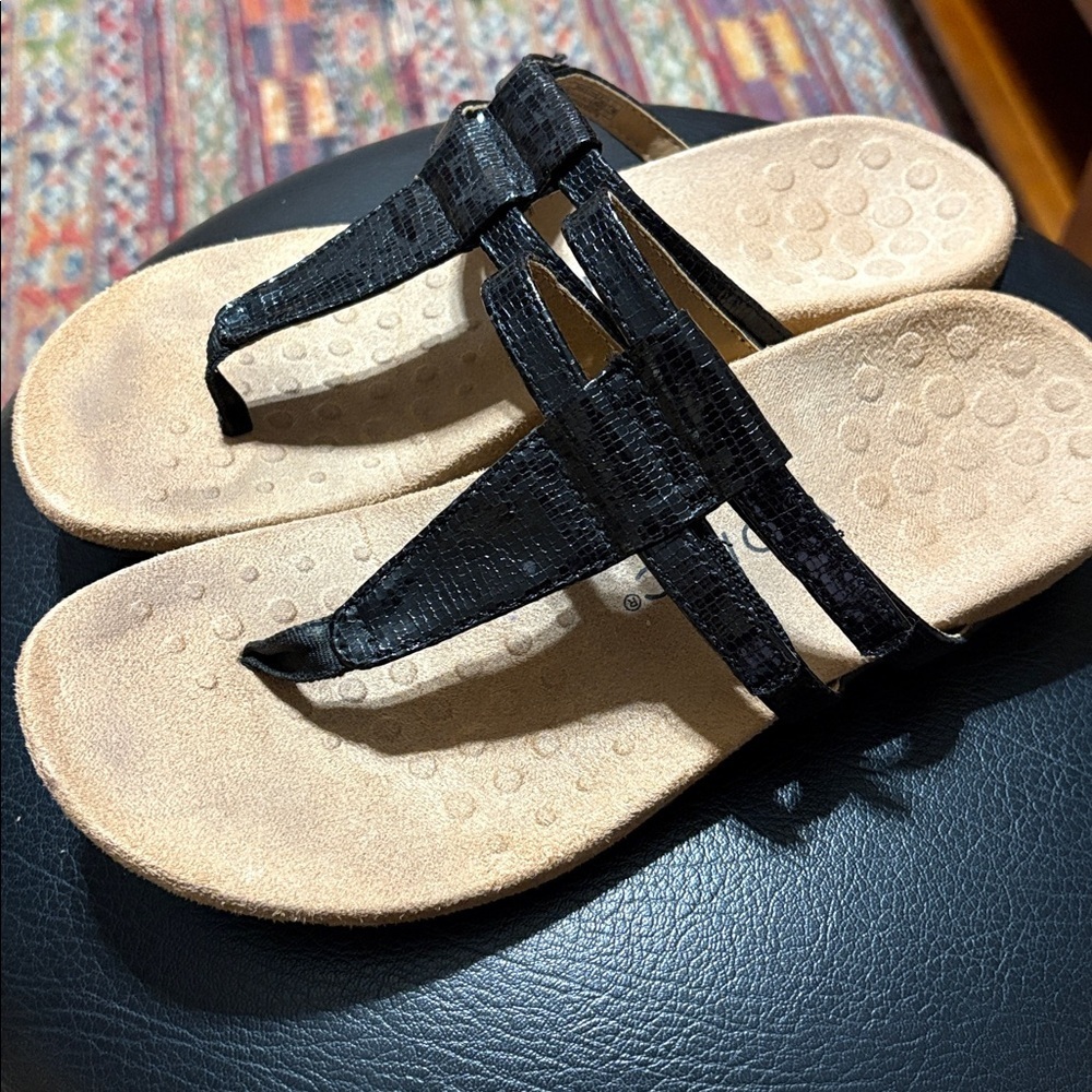 Vionic Black Textured Sandals - Picture 3 of 6